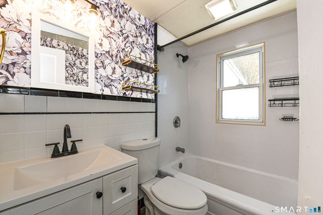 146 Warsaw Street, Fairfield, CT 06825