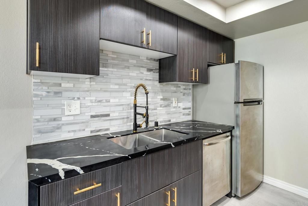 2828 Famosa Boulevard 104, San Diego, CA 92107 — exterior