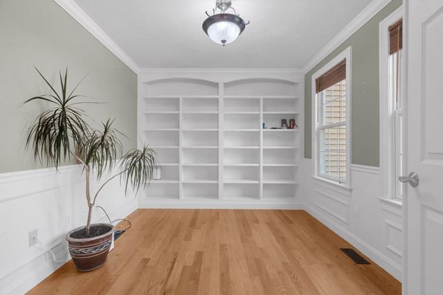 21 Manchester Place, Natick, MA 01760
