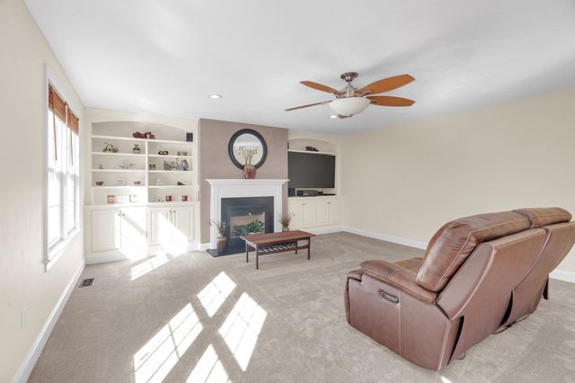 21 Manchester Place, Natick, MA 01760