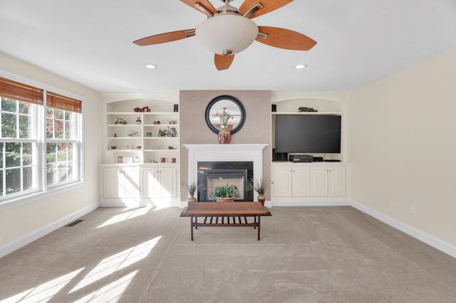 21 Manchester Place, Natick, MA 01760