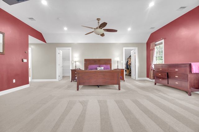 21 Manchester Place, Natick, MA 01760