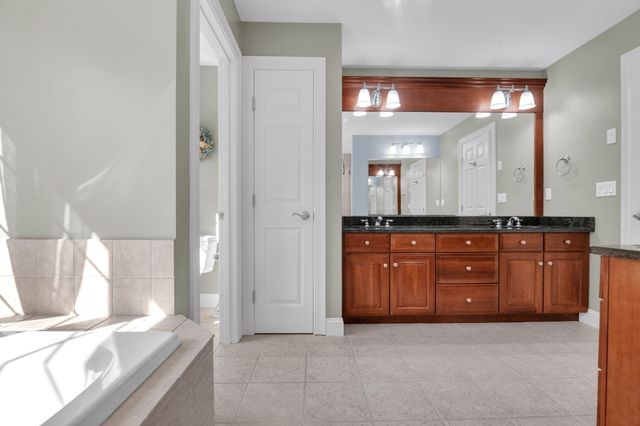 21 Manchester Place, Natick, MA 01760
