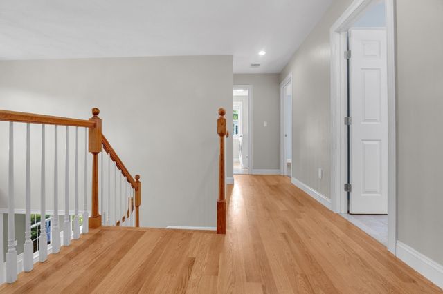 21 Manchester Place, Natick, MA 01760