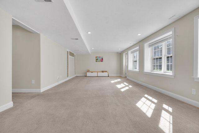 21 Manchester Place, Natick, MA 01760