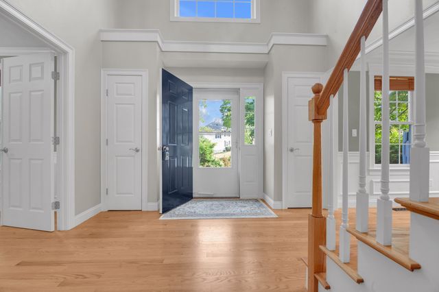 21 Manchester Place, Natick, MA 01760