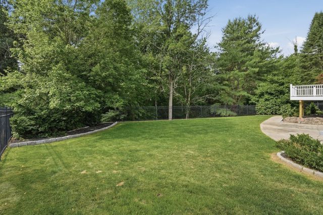 21 Manchester Place, Natick, MA 01760