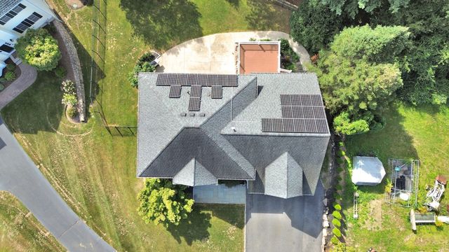 21 Manchester Place, Natick, MA 01760