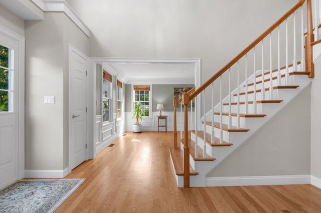 21 Manchester Place, Natick, MA 01760