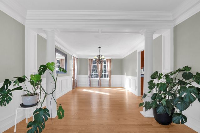 21 Manchester Place, Natick, MA 01760