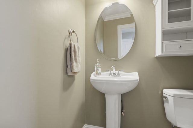 21 Manchester Place, Natick, MA 01760