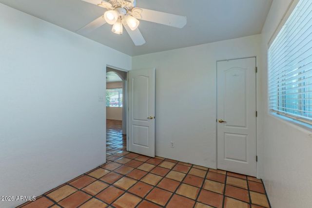 2216 E WELDON Avenue, Phoenix, AZ 85016