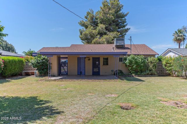 2216 E WELDON Avenue, Phoenix, AZ 85016