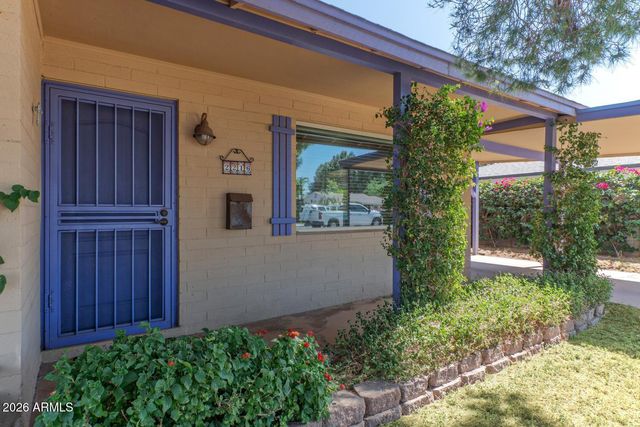 2216 E WELDON Avenue, Phoenix, AZ 85016