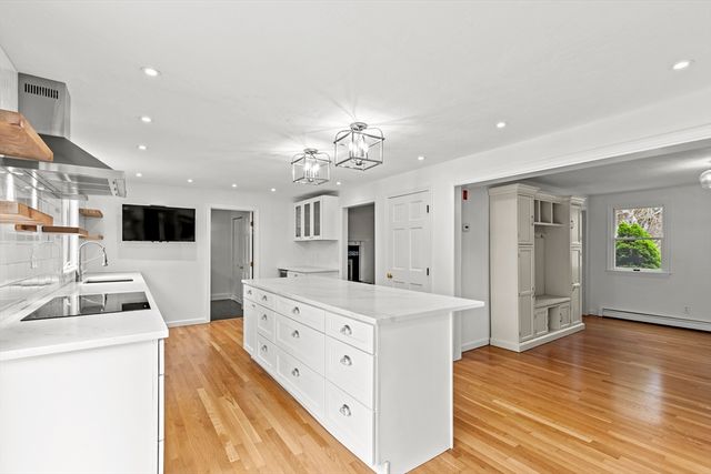 51 Old Schoolhouse Rd., Plymouth, MA 02360