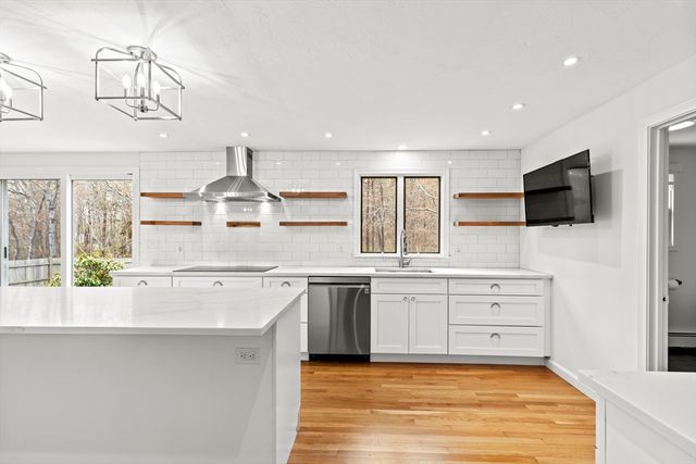 51 Old Schoolhouse Rd., Plymouth, MA 02360