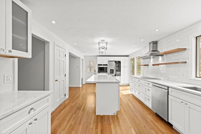 51 Old Schoolhouse Rd., Plymouth, MA 02360