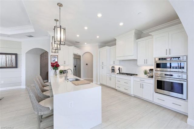 16379 Viansa WAY # 301, Naples, FL 34110