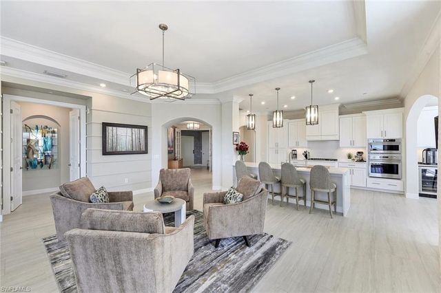 16379 Viansa WAY # 301, Naples, FL 34110