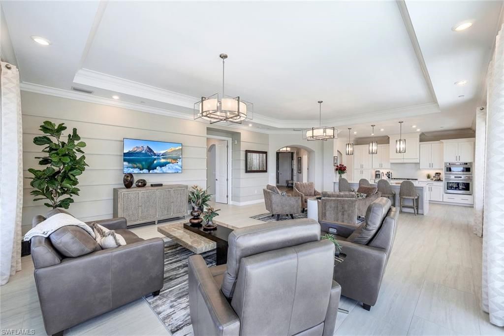 16379 Viansa WAY # 301, Naples, FL 34110