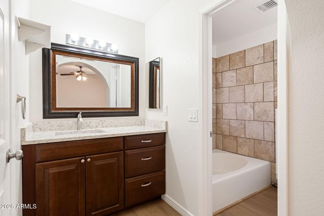 620 E APPALOOSA Road, Gilbert, AZ 85296