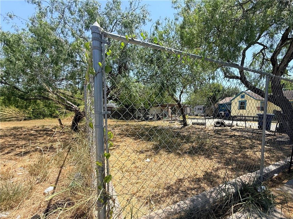710 Francesca St, Corpus Christi, TX 78405 — photo 2