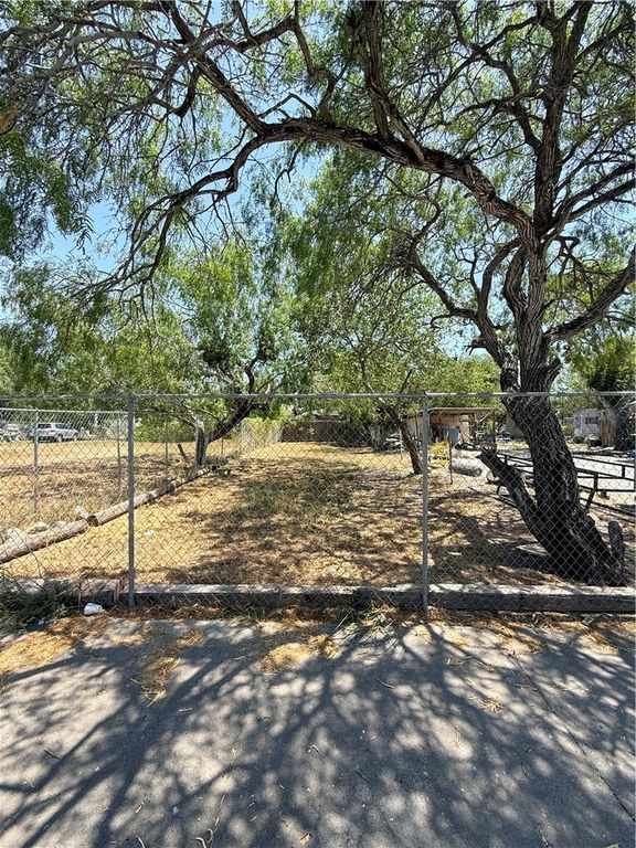 710 Francesca St, Corpus Christi, TX 78405 — photo 4