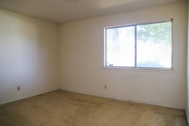 6490 N Mitre Avenue, Fresno, CA 93722