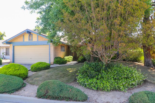 6490 N Mitre Avenue, Fresno, CA 93722