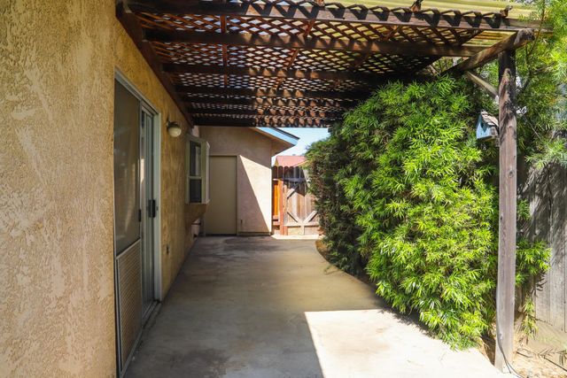 6490 N Mitre Avenue, Fresno, CA 93722