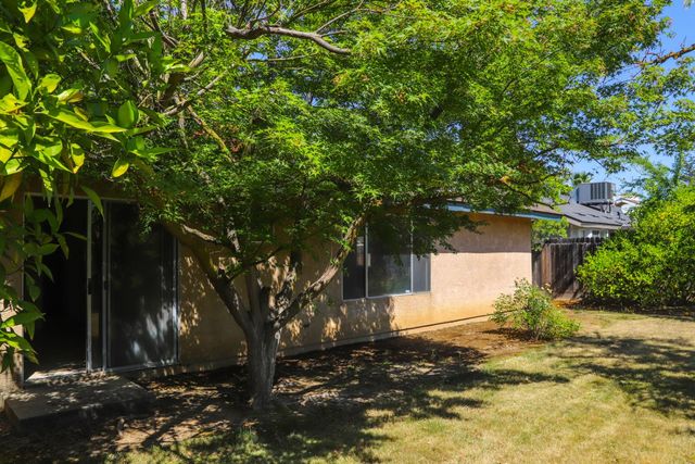 6490 N Mitre Avenue, Fresno, CA 93722