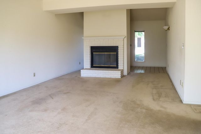 6490 N Mitre Avenue, Fresno, CA 93722