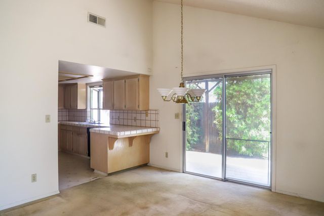 6490 N Mitre Avenue, Fresno, CA 93722