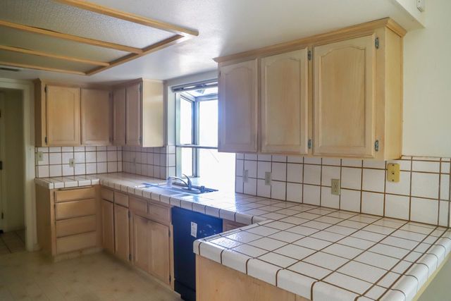 6490 N Mitre Avenue, Fresno, CA 93722