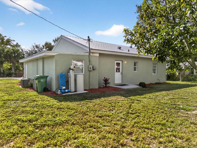 2108 Donald Avenue, Fort Pierce, FL 34946