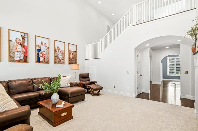 1468 S Bright Oak Avenue, Springfield, MO 65809