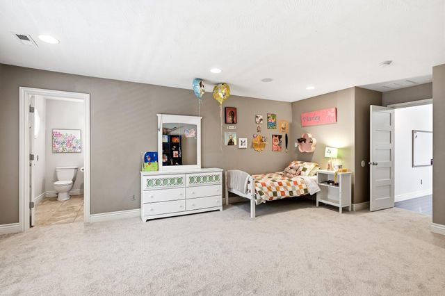 1468 S Bright Oak Avenue, Springfield, MO 65809