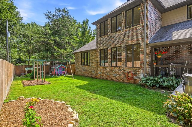 1468 S Bright Oak Avenue, Springfield, MO 65809
