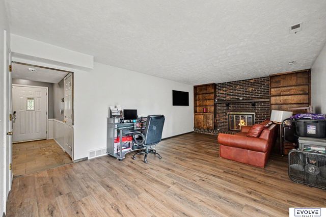 3302 Daniell Street, Bellevue, NE 68123