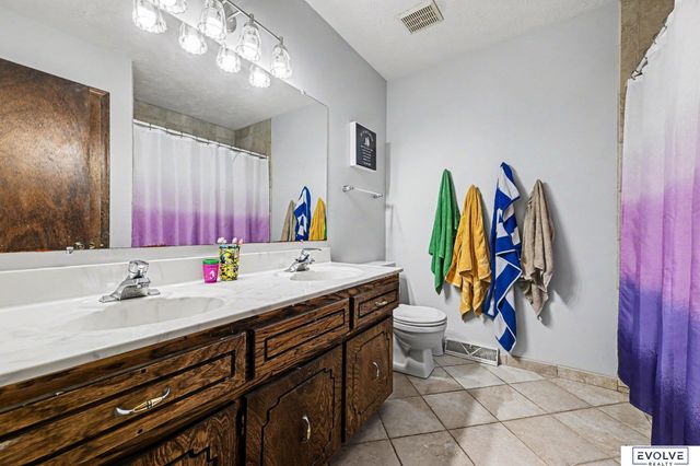 3302 Daniell Street, Bellevue, NE 68123
