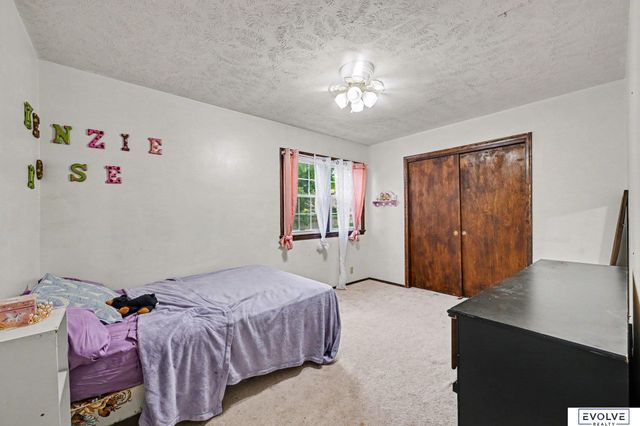 3302 Daniell Street, Bellevue, NE 68123