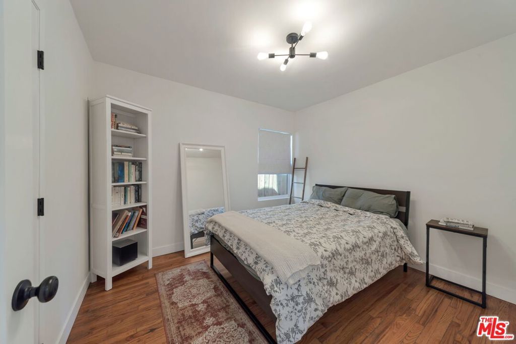 Image 11 of property listing at 14333 Tiara Street, Van Nuys, CA 91401