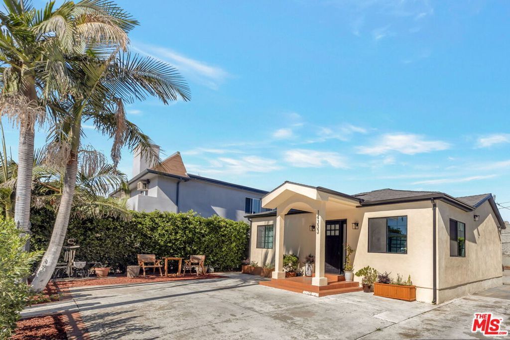 Image 15 of property listing at 14333 Tiara Street, Van Nuys, CA 91401