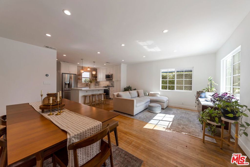 Image 3 of property listing at 14333 Tiara Street, Van Nuys, CA 91401