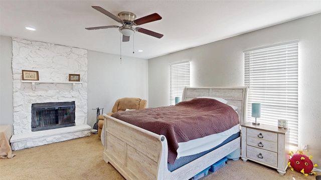 702 Middle Glen Drive, Garland, TX 75043