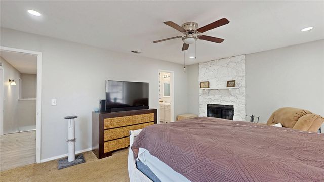 702 Middle Glen Drive, Garland, TX 75043