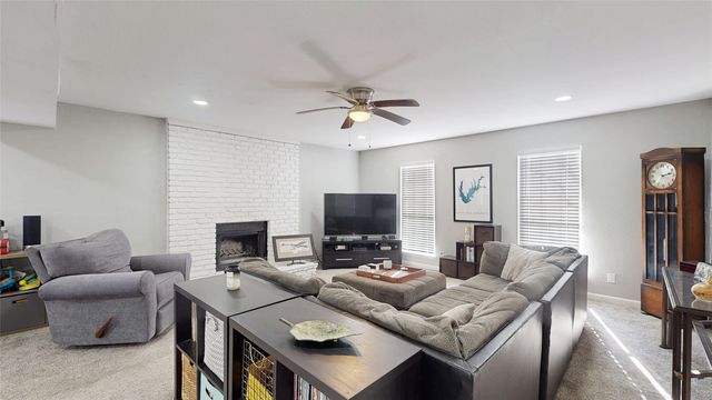 702 Middle Glen Drive, Garland, TX 75043