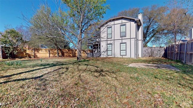 702 Middle Glen Drive, Garland, TX 75043