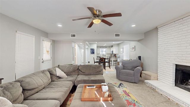 702 Middle Glen Drive, Garland, TX 75043