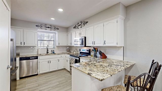 702 Middle Glen Drive, Garland, TX 75043